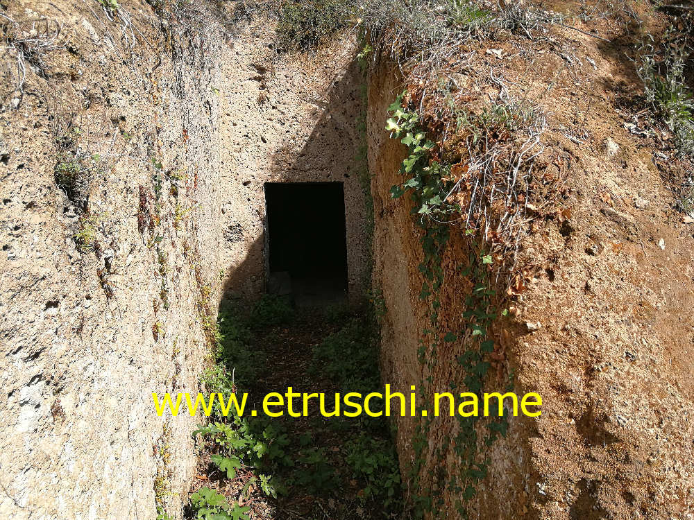 la Tomba del dado nella roccia